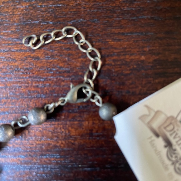 Divine Iguana Santa Claus Necklace - Picture 5 of 8